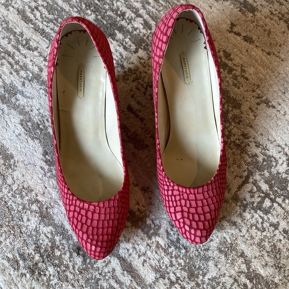 Max Studio Wedges - Picture 2 of 6